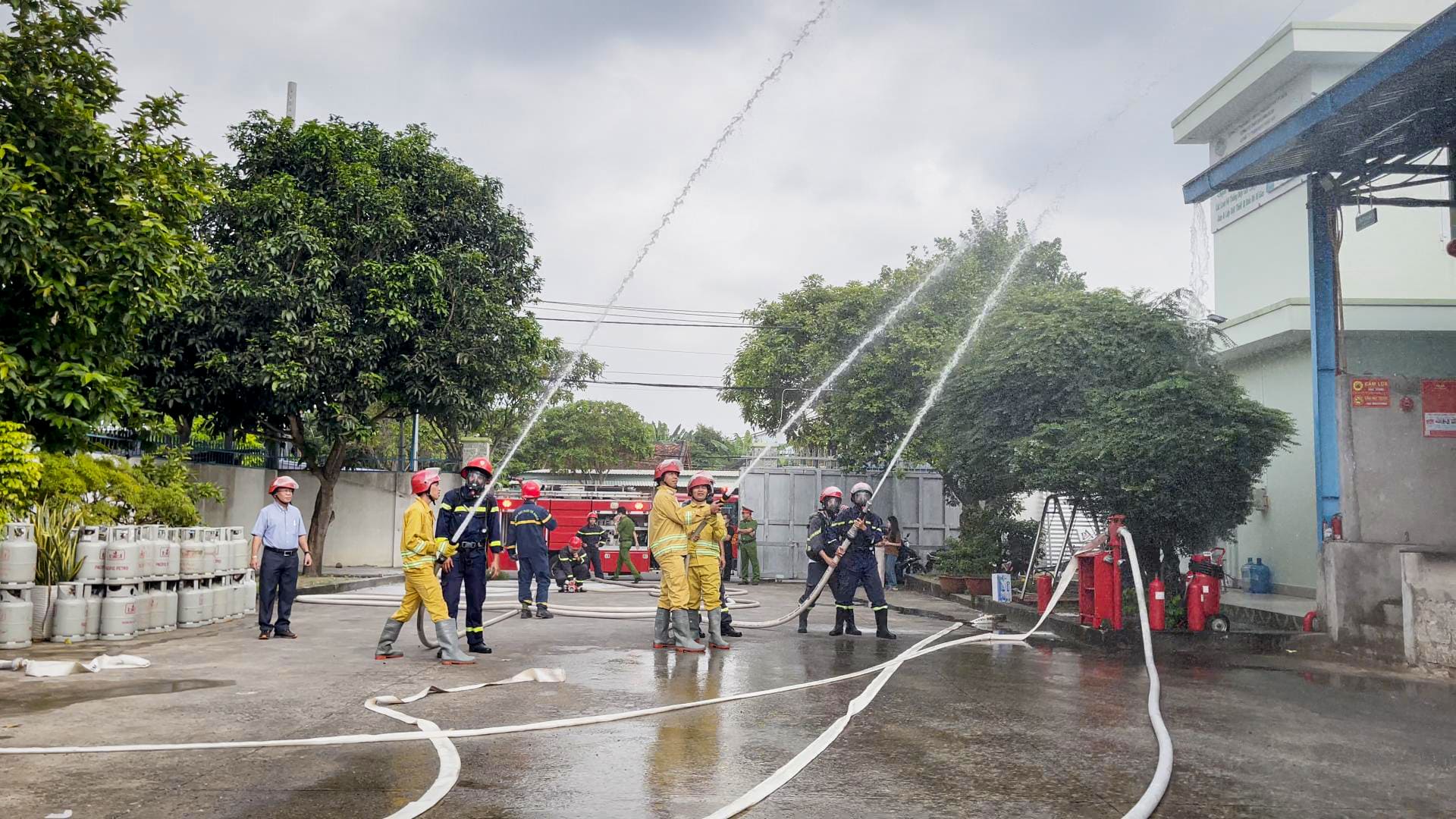 Pacific Petro thực tập phương án chữa cháy và cứu nạn cứu hộ