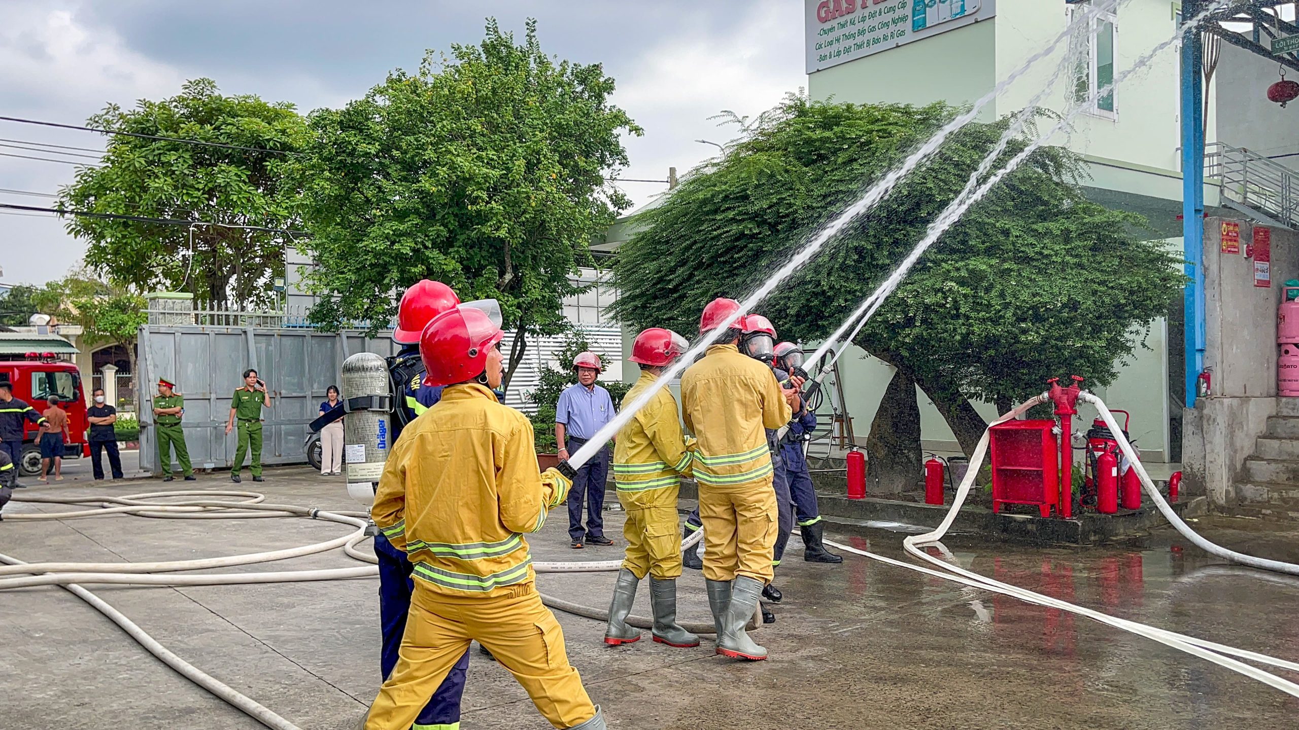 Pacific Petro thực tập phương án chữa cháy và cứu nạn cứu hộ